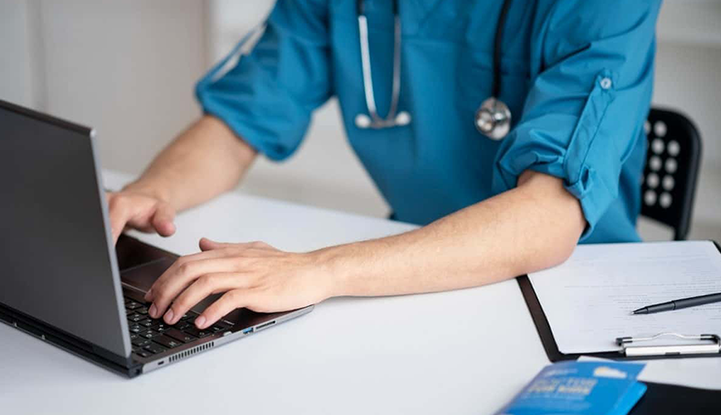 Factors to Consider When Choosing Laptop for Nursing Students