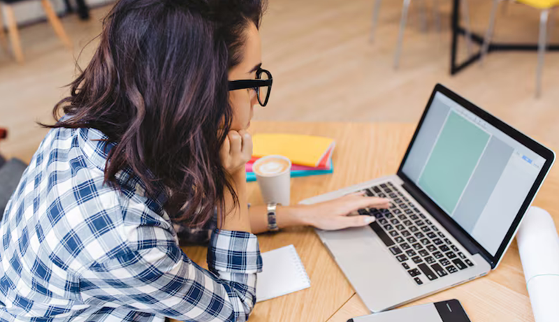 Factors to Consider When Choosing Laptops for High School Students